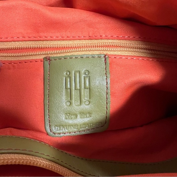 ili Color Block Leather Drawstring Shoulder Bag - Picture 10 of 10